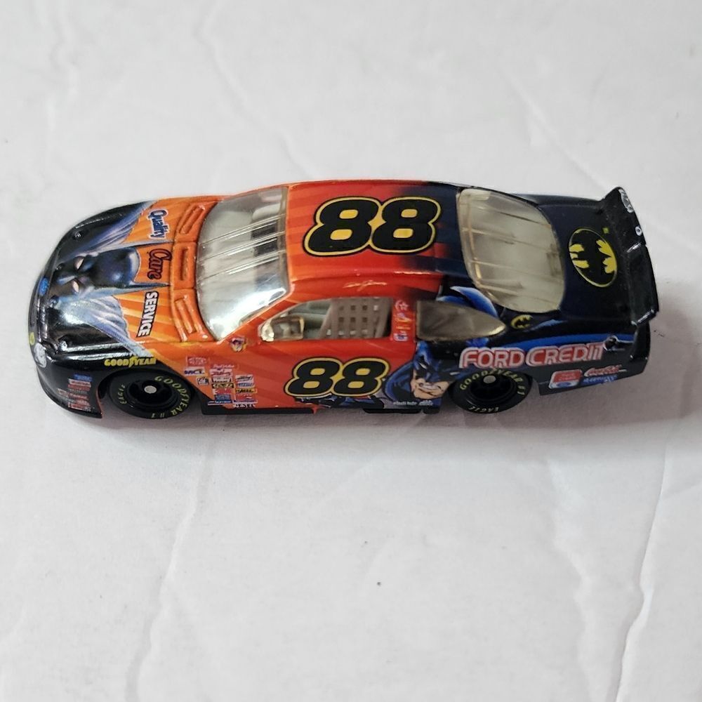 ACTION 50th Anniversary Dale Jarrett 88 BATMAN 1998 Ford Taurus Die Cast Bank
